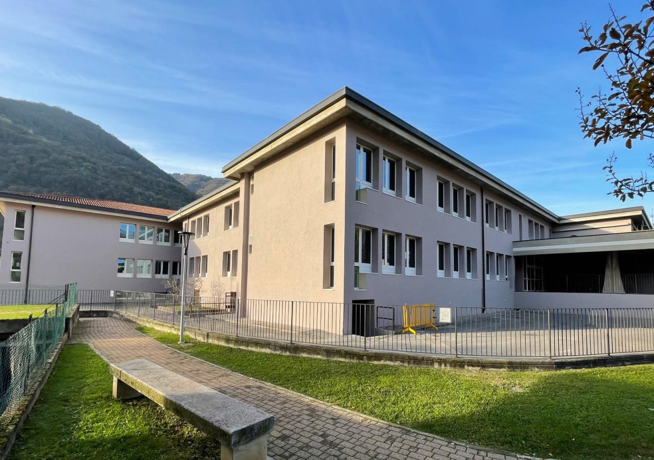 Into-System scuola Cene cappotto