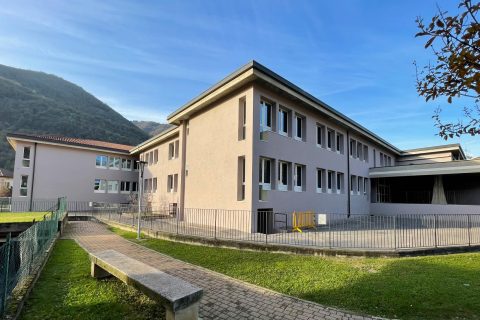Cappotto per scuola di secondo grado a Cene