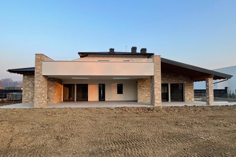 Cappotto e cartongessi per villa unifamiliare a Treviolo